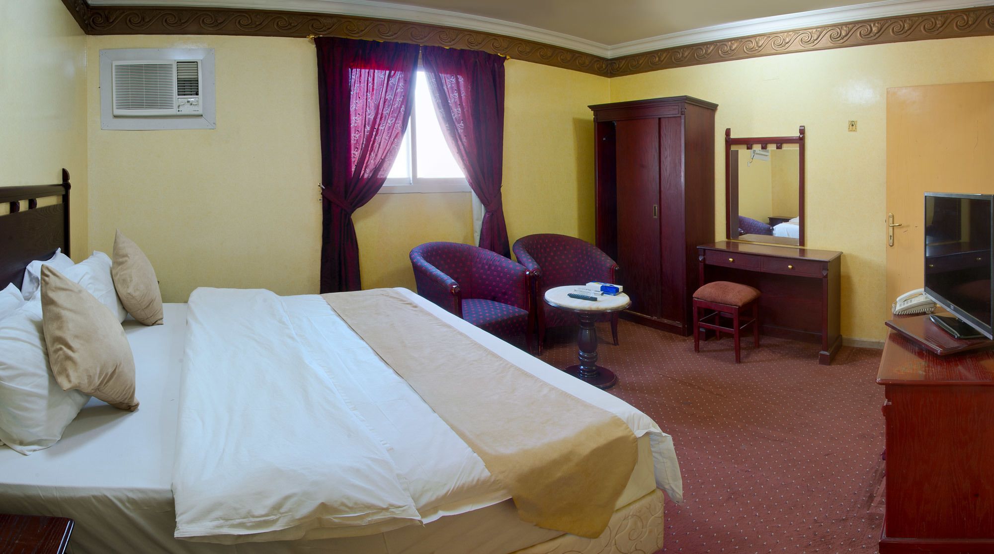 Tallelokero huoneessa, äänieristys, ilmainen Wi-Fi, vuodevaatteet