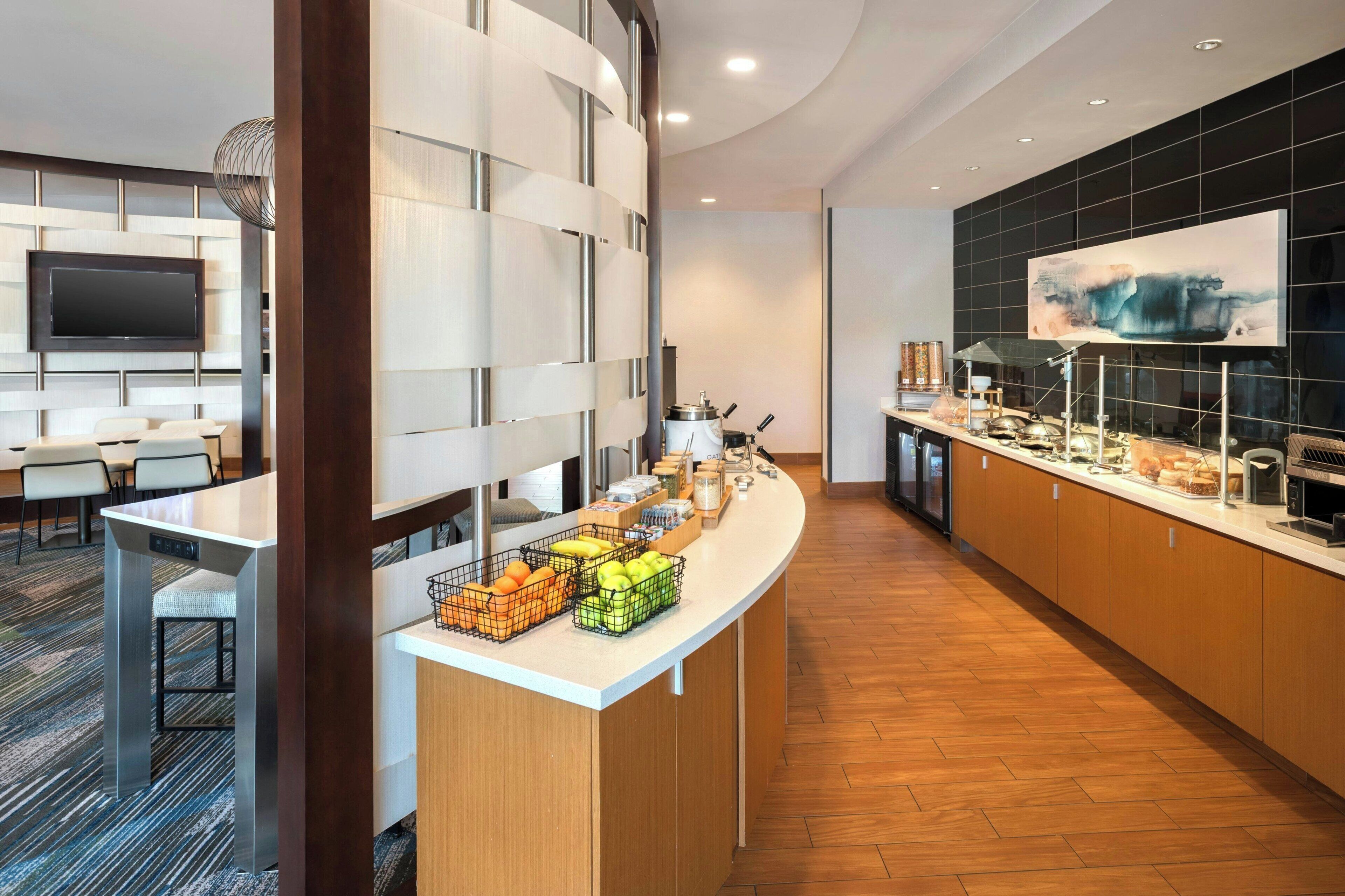 free daily continental breakfast