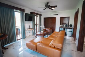 JADE Romantic Signature Villa | 1 makuuhuone, pillowtop-patjalliset sängyt, tallelokero huoneessa