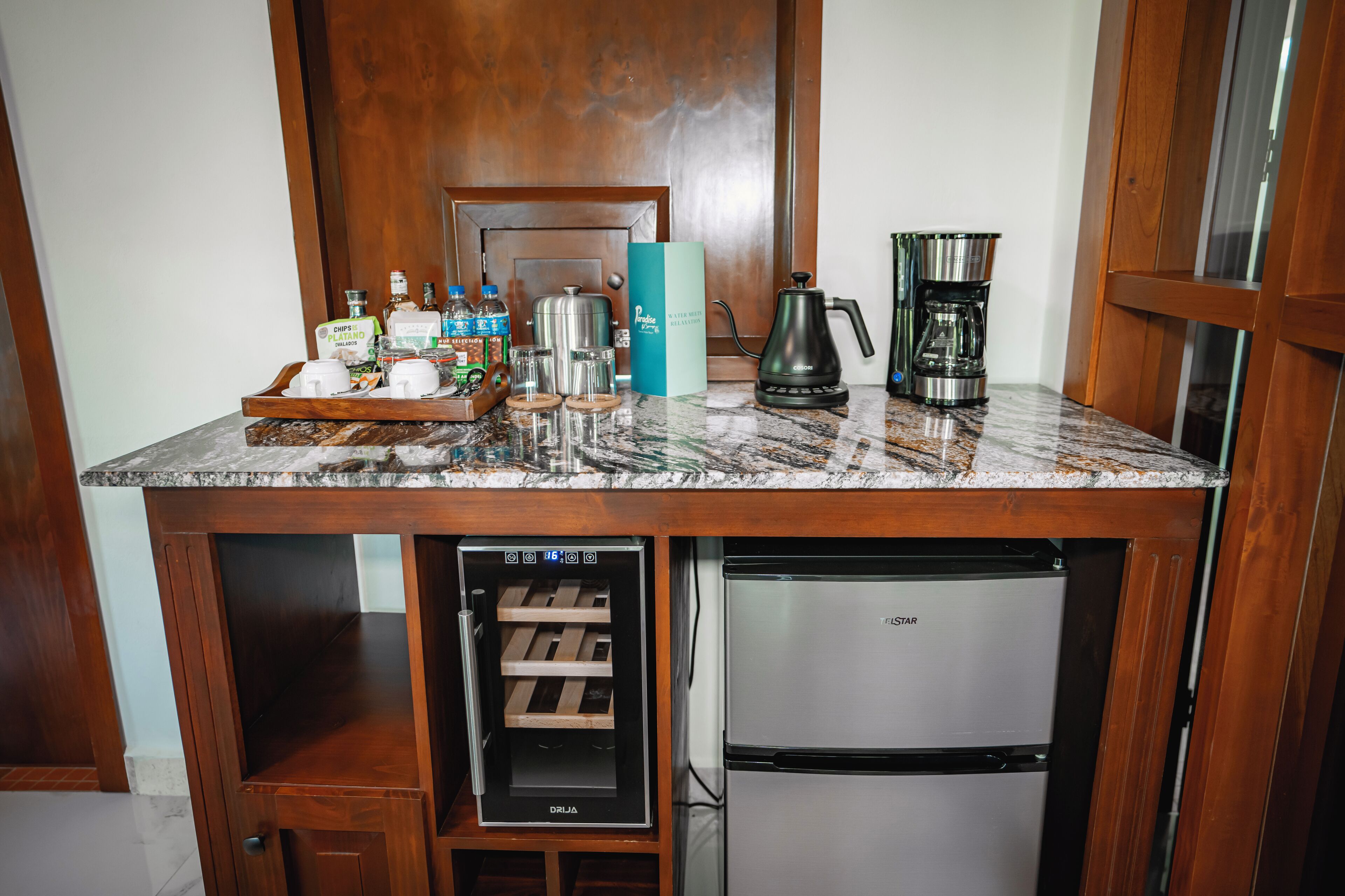 jade romantic signature villa | minibar