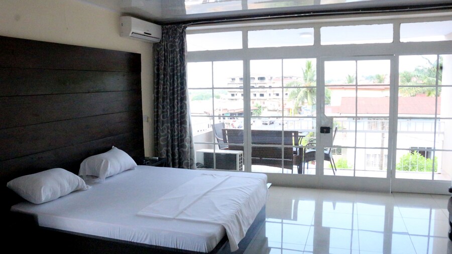 Metro Hotel