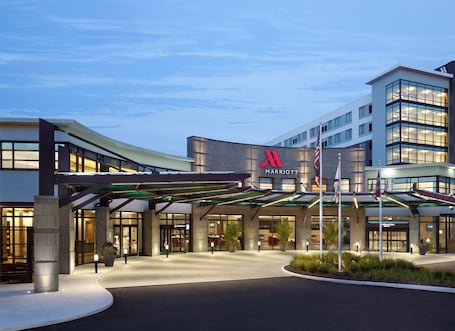 Property entrance. Residence Inn by Marriott Columbus OSU