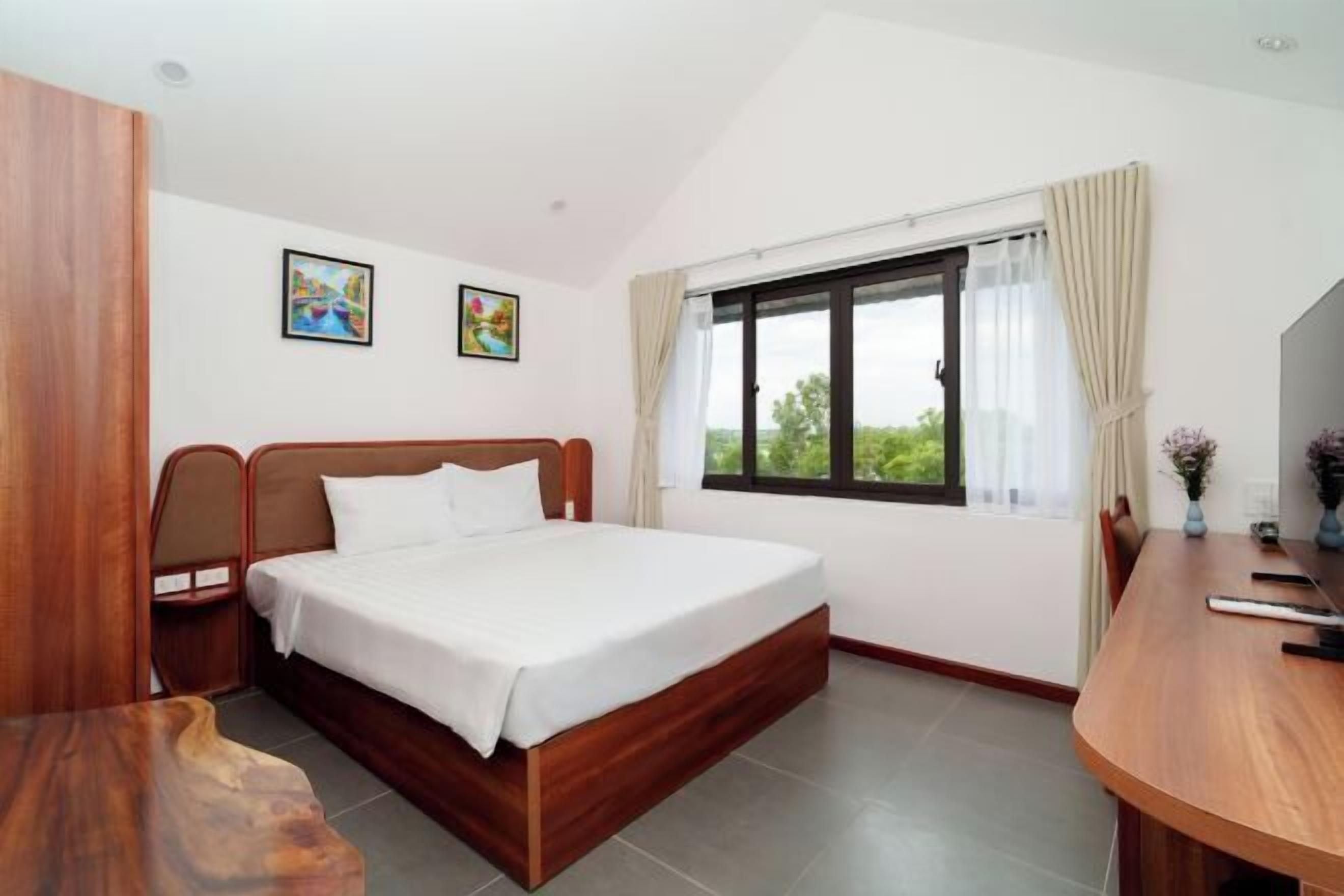 Minibar, bureau, espace de travail pour ordinateur portable