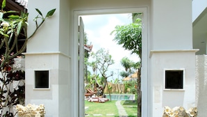 Pintu masuk hartanah