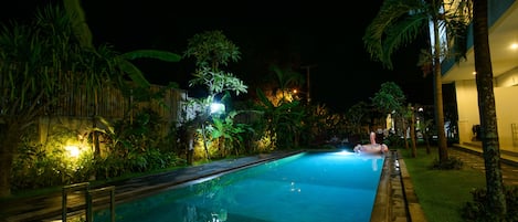 Outdoor pool, sun loungers