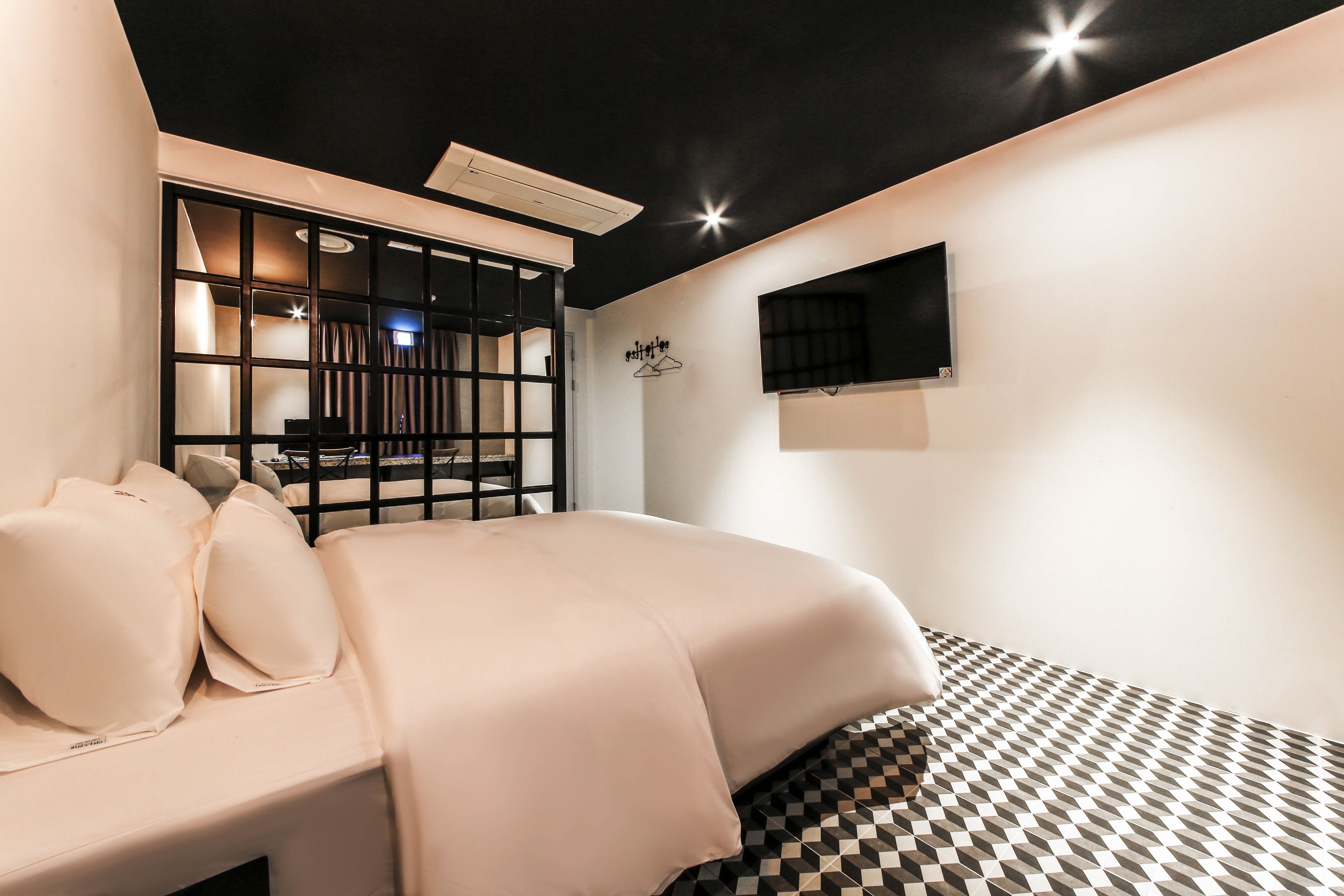 standard room | minibar, desk, soundproofing, free wifi