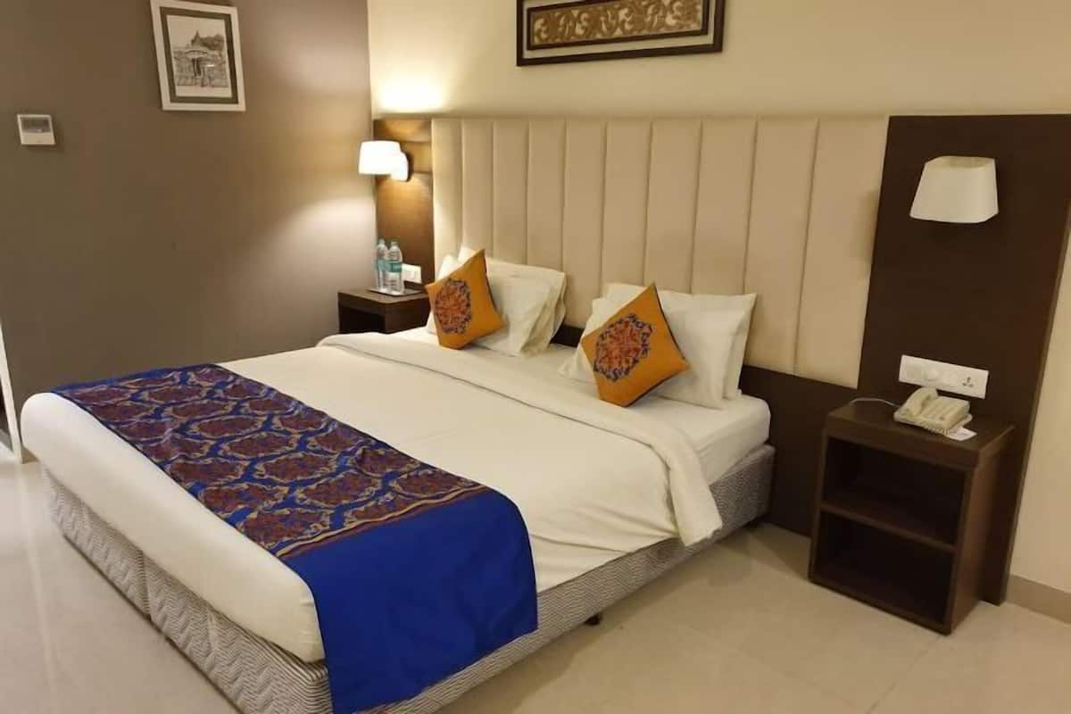 Soundproofing, iron/ironing board, rollaway beds, free WiFi