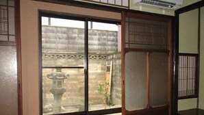 Interior detail - Inari House (Kyoto)