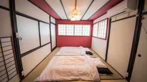 0B | 1 bedroom, iron/ironing board, free WiFi, bed sheets - Inari House (Kyoto)
