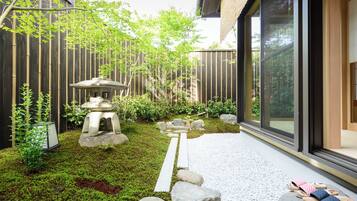 Luxury Room, Garden View | In-room safe, individually decorated, blackout drapes, soundproofing