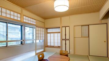 Premier Room | In-room safe, individually decorated, blackout drapes, soundproofing