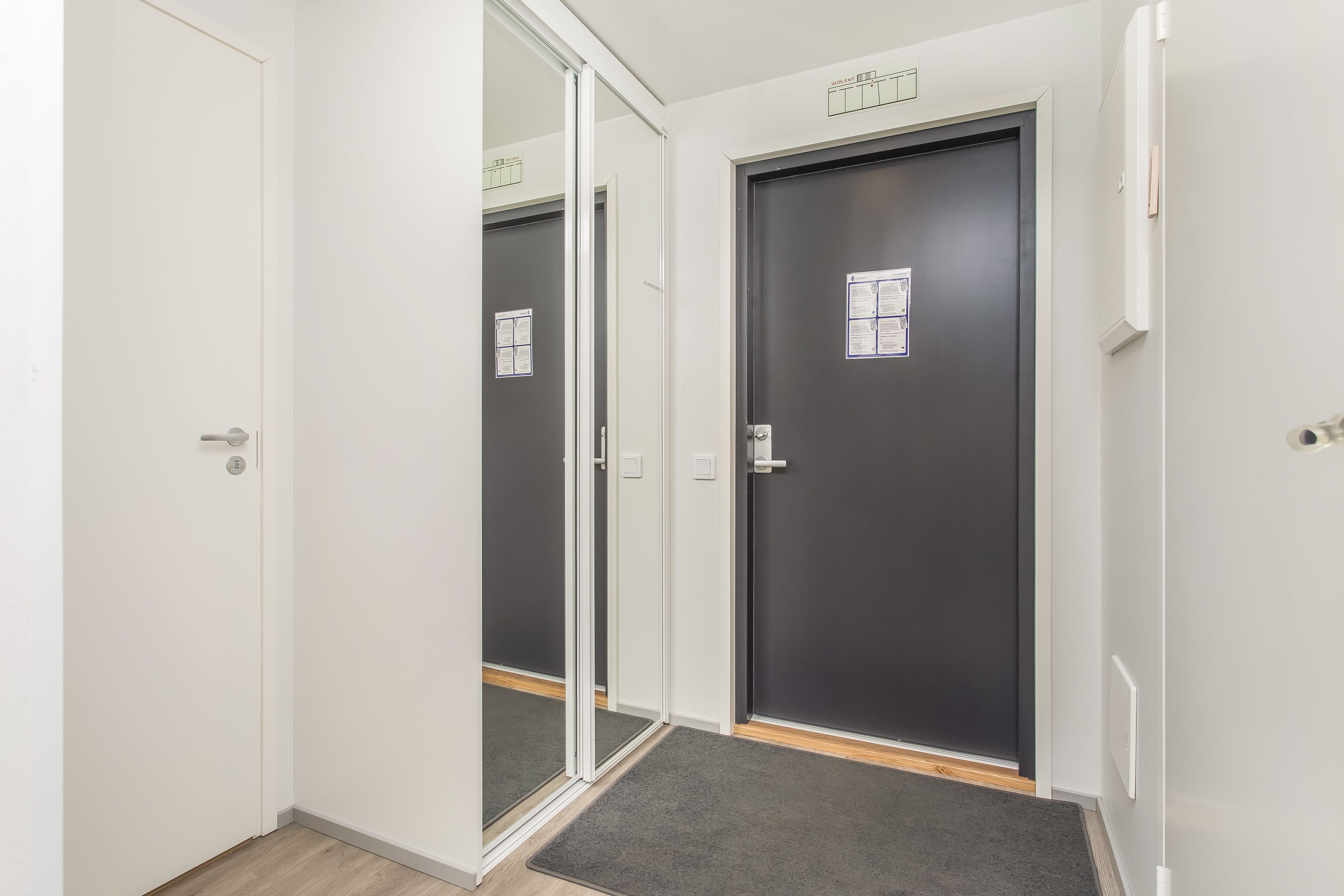 1 soverom, sengetøy av topp kvalitet, safe på rommet og skrivebord