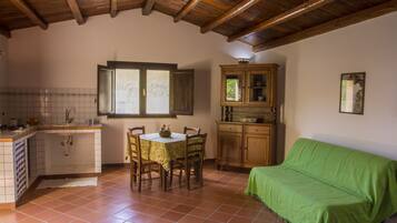 アイロン / アイロン台、可動式ベッド、ベッドシーツ、車椅子でアクセスできる設備