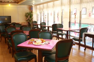 Desayuno bufé gratuito