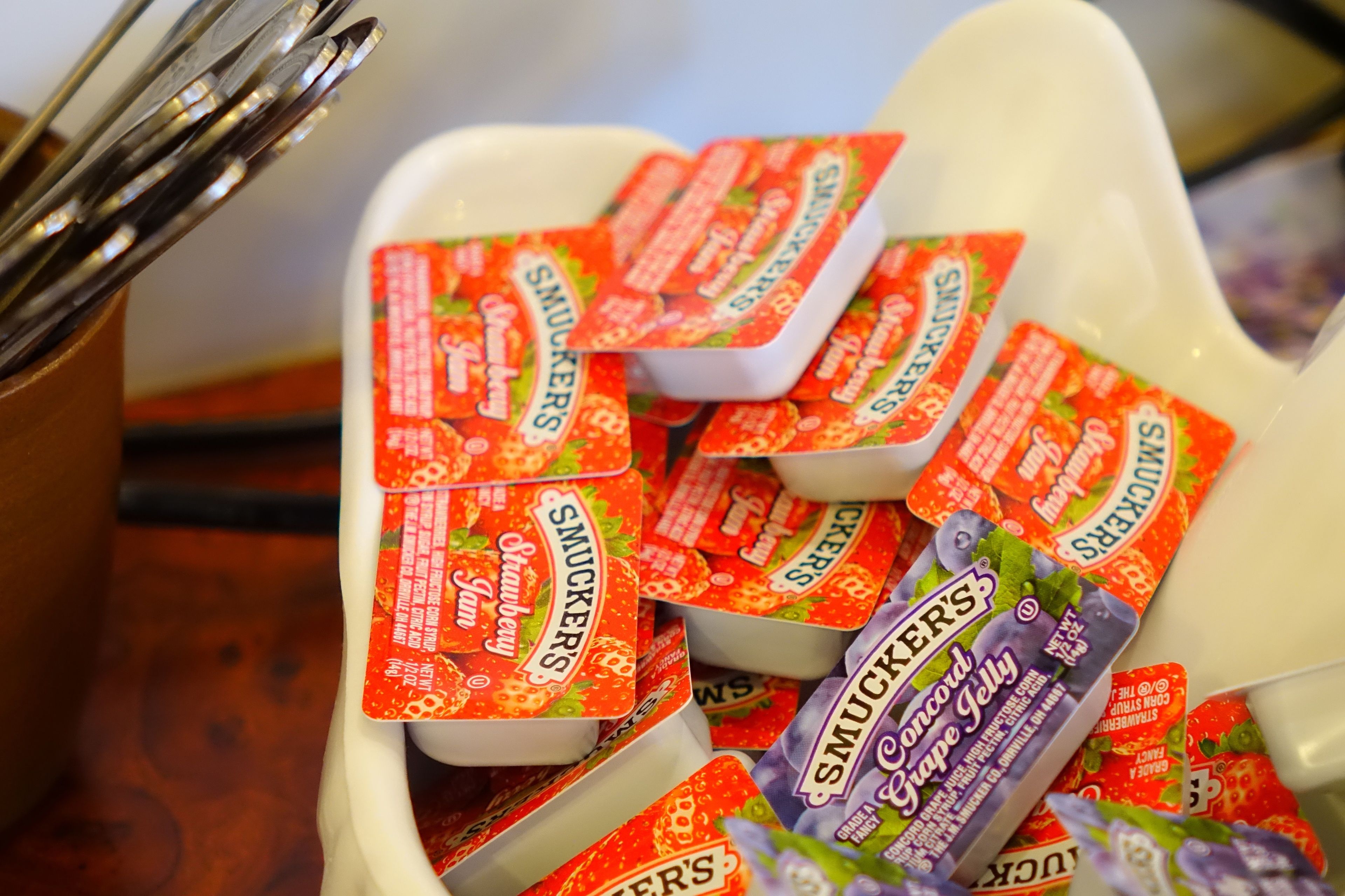 free buffet breakfast