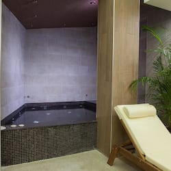 Tina de hidromasaje interior
