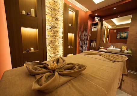 Sauna, hot tub, steam room, body treatments, body wraps, body scrubs