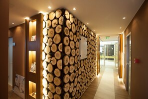 Un sauna, una bañera de hidromasaje, baño turco, tratamientos corporales