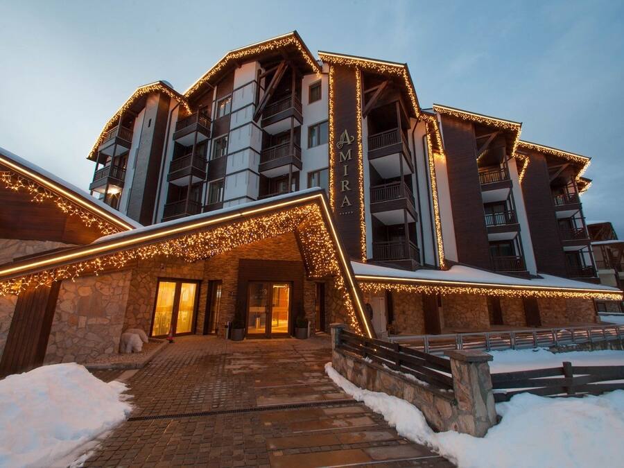 Boendets fasad - kväll/natt