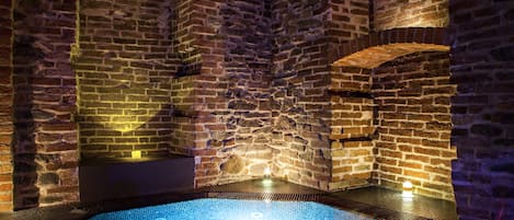 Een Turks bad/hammam, lichaamsbehandelingen, aromatherapie, body scrubs