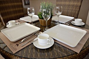 Se sirven desayunos, almuerzos, cenas y cocina internacional 