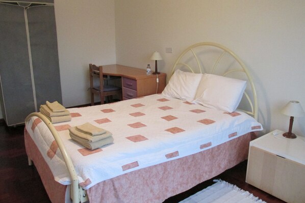 Familien-Dreibettzimmer, Gemeinschaftsbad