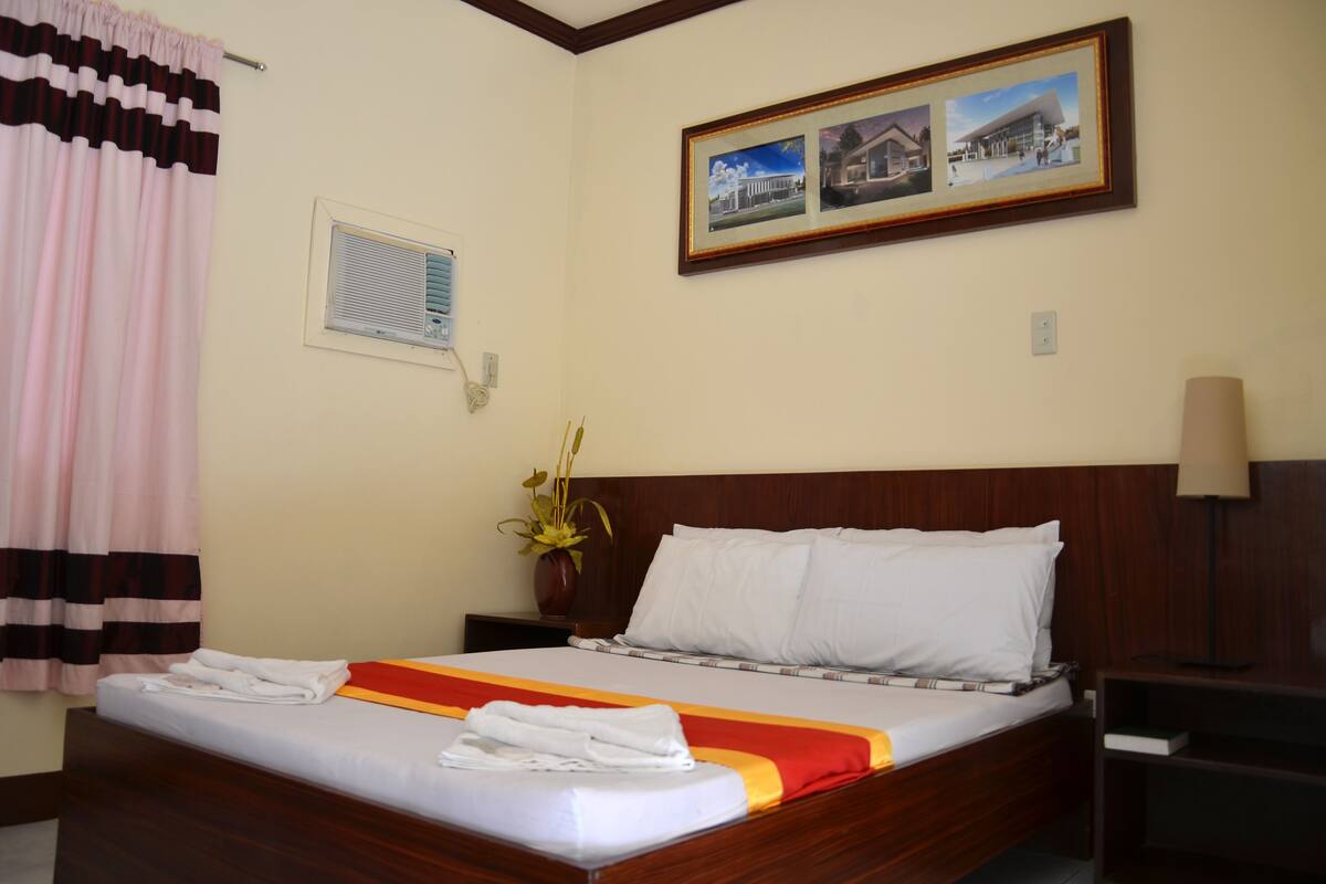 Rom – standard | Safe på rommet, skrivebord og wi-fi (inkludert)