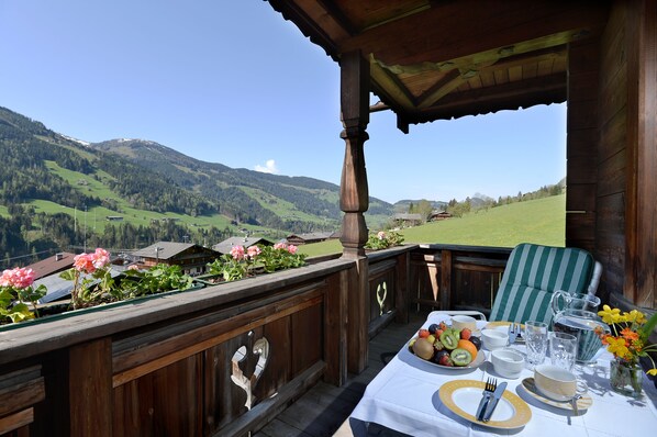 Family Apartment, 1 Bedroom, Balcony (I-Cleaning 65EUR) | Balcony - Landhaus Alpbach (Alpbach)