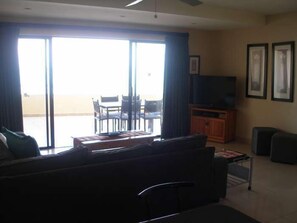 Living area - Lazy Lizard (eMdloti)