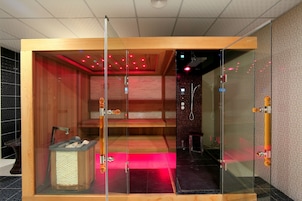 Couples treatment rooms, Turkish bath, body treatments, body wraps