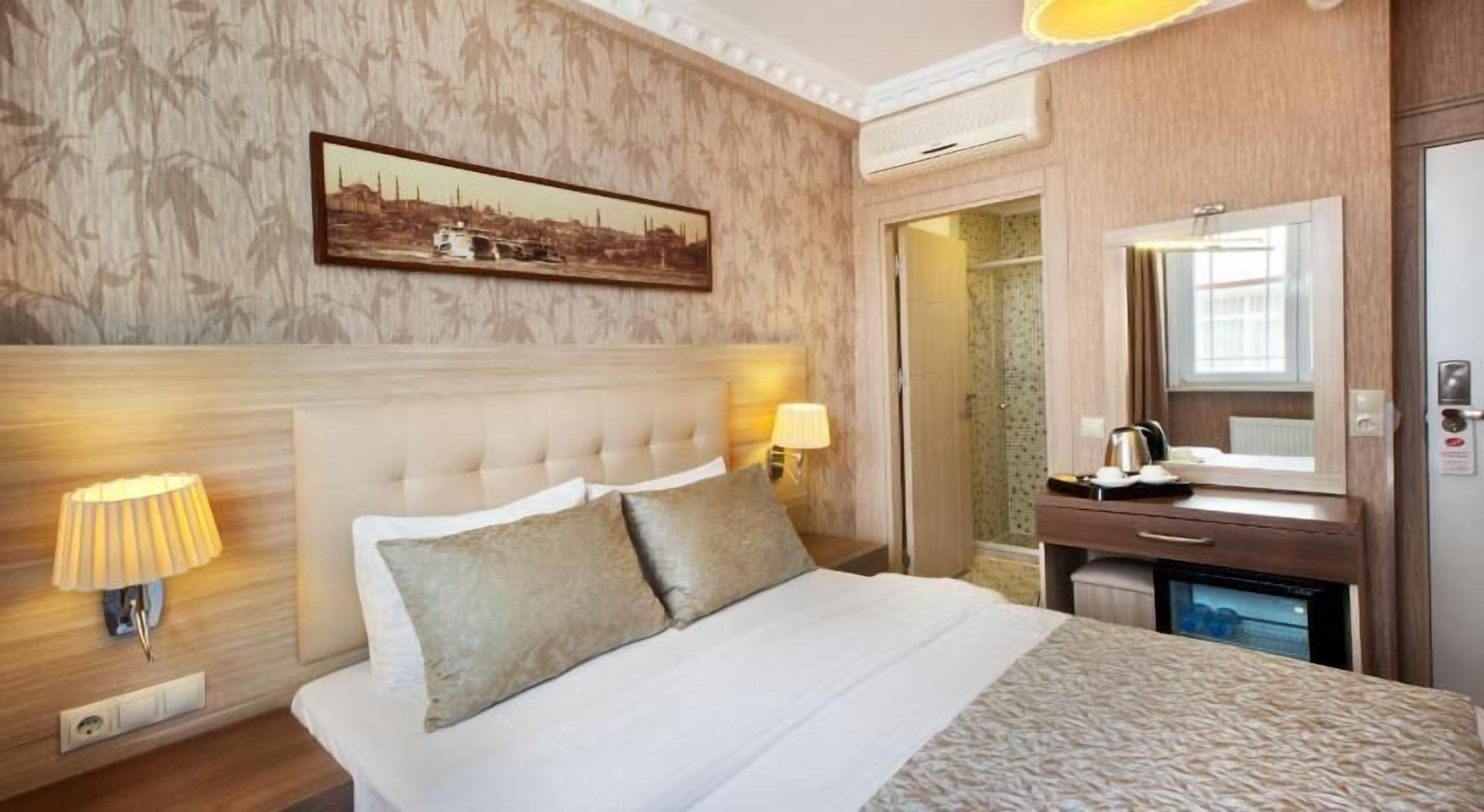 ミニバー、セーフティボックス (室内)、デスク、防音設備