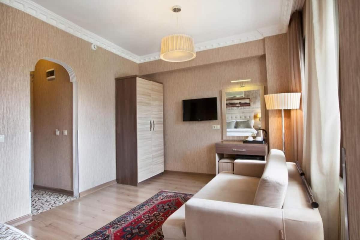 Minibar, una cassaforte in camera, una scrivania, insonorizzazione