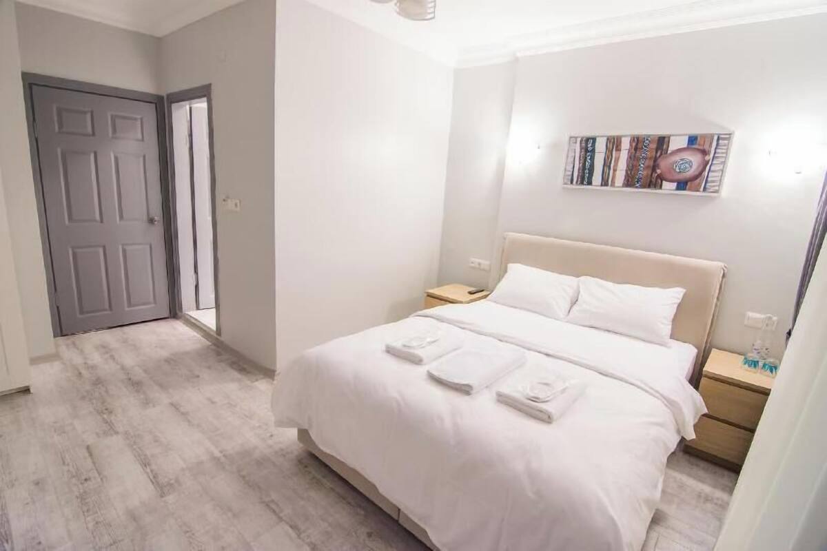 Minibar, két bảo mật tại phòng, bàn, phòng cách âm