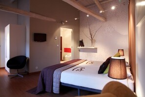 Superior Double Room, Ground Floor | Free WiFi - Casa Rural a-ti (Valderrey)