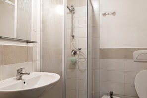Doccia, bidet, asciugamani