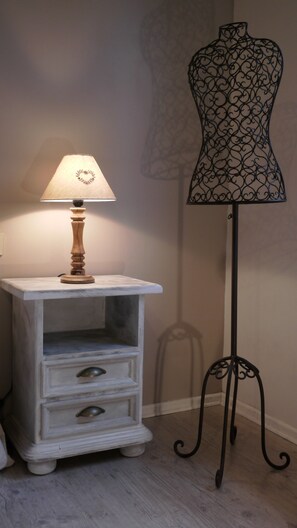 Quarto casal conforto, 1 cama de casal | Comodidades do quarto