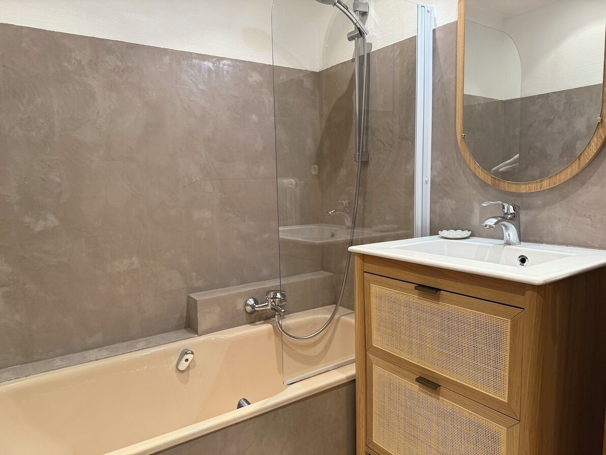 Standard Double Room, 1 Queen Bed | Bathroom