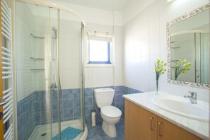 Villa, 2 Bedrooms | Bathroom | Shower, hair dryer, towels - Protaras Villa Antia (Paralimni)