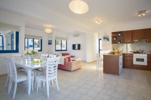 Villa, 3 chambres, piscine privée, vue mer | Restauration dans la chambre