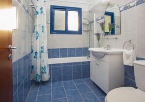 Villa, 3 Bedrooms, Private Pool, Sea View | Bathroom - Villa Nicol 31 (Paralimni)