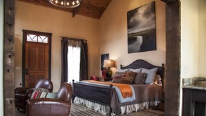 Cottage (Double Deer Ranch - Paloma) | Frette Italian sheets, premium bedding, individually furnished - Double Deer Ranch - Paloma (Fredericksburg)