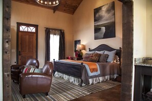 Cottage (Double Deer Ranch - Paloma) | Frette Italian sheets, premium bedding, individually furnished