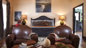 Cottage (Double Deer Ranch - Paloma) | Frette Italian sheets, premium bedding, individually furnished - Double Deer Ranch - Paloma (Fredericksburg)