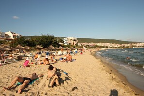 Beach nearby - Menada Belle View Apartments (Sveti Vlas)