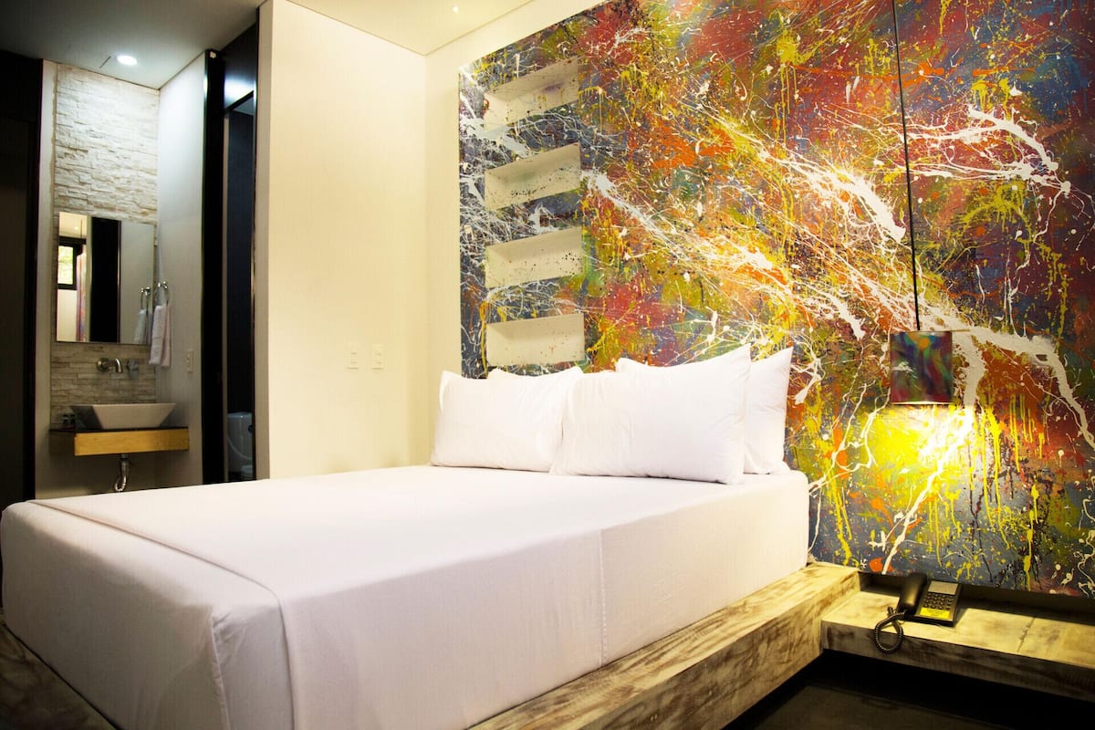 Desk, WiFi (free), individually decorated, bed sheets