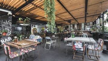 Free daily full breakfast