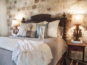 Room, 1 King Bed, Non Smoking (Double Deer Ranch: Twig)