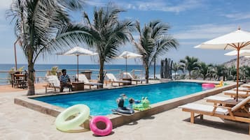 Outdoor pool, sun loungers