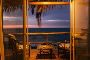 Junior Suite, Ocean View | Minibar, in-room safe, individually furnished, free cribs/infant beds