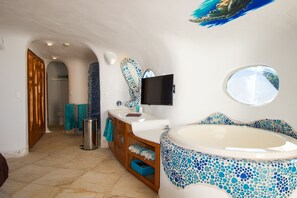 Villa Deluxe, 4 habitaciones, vista al mar, frente al océano | Baño | Amenidades de baño gratuitas, secadora de cabello, toallas 
